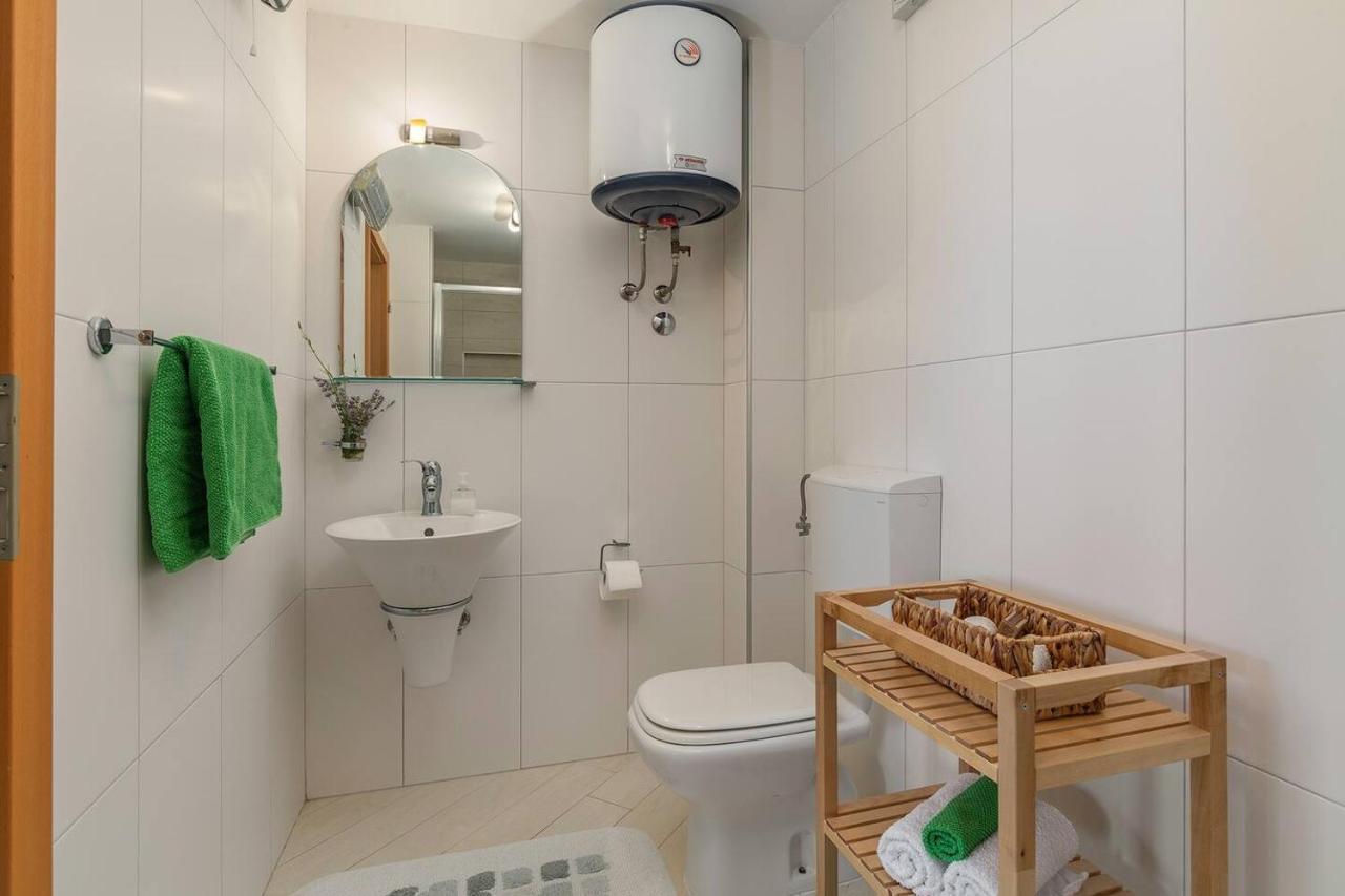 E&T Apartments With A Beautiful Pool غاباس المظهر الخارجي الصورة