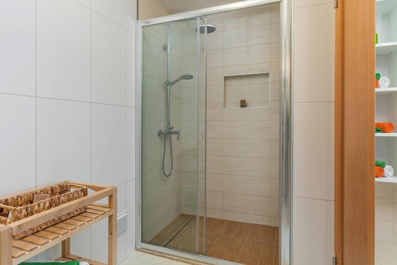 E&T Apartments With A Beautiful Pool غاباس المظهر الخارجي الصورة