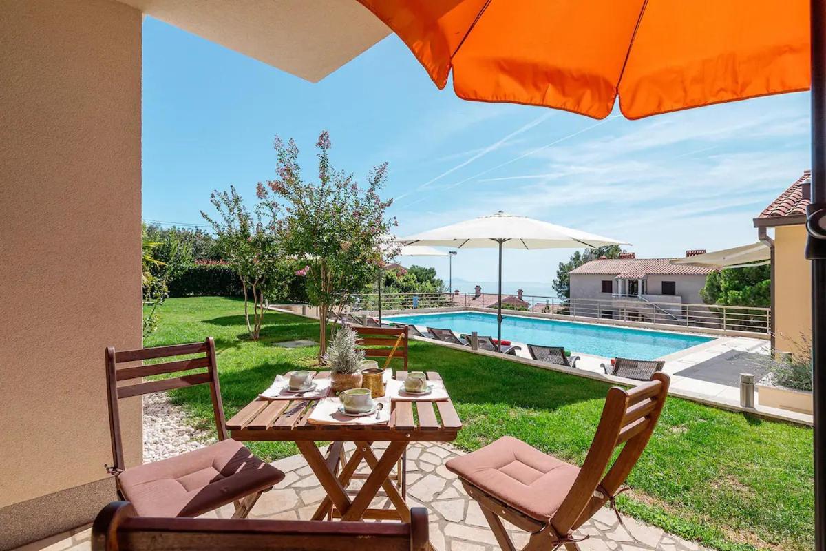 E&T Apartments With A Beautiful Pool غاباس المظهر الخارجي الصورة