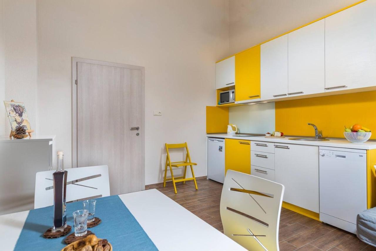 E&T Apartments With A Beautiful Pool غاباس المظهر الخارجي الصورة