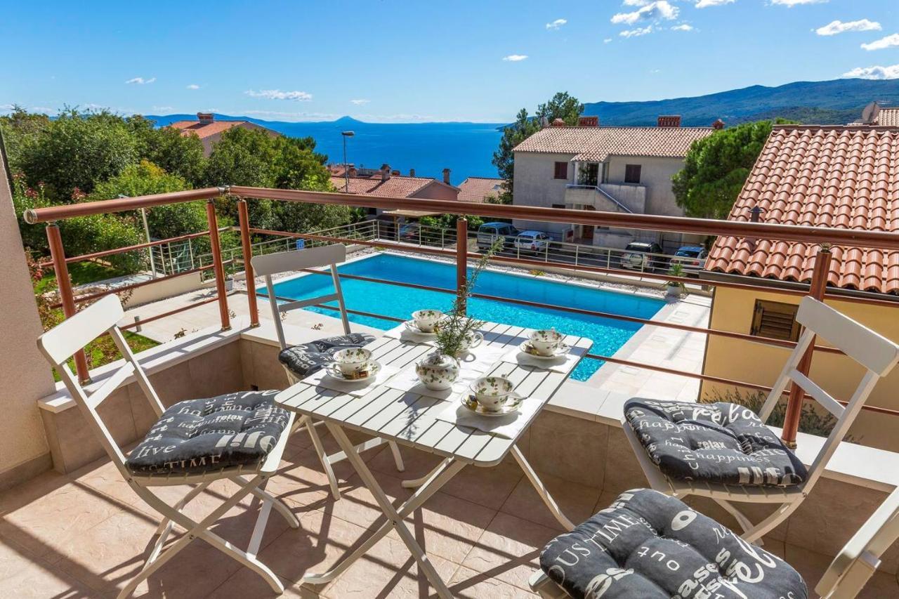 E&T Apartments With A Beautiful Pool غاباس المظهر الخارجي الصورة